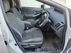 トヨタ プリウス