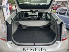 トヨタ プリウス