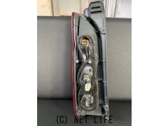 外装・エアロ ハイエース 右 テールランプ