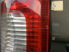 外装・エアロ ハイエース 右 テールランプ