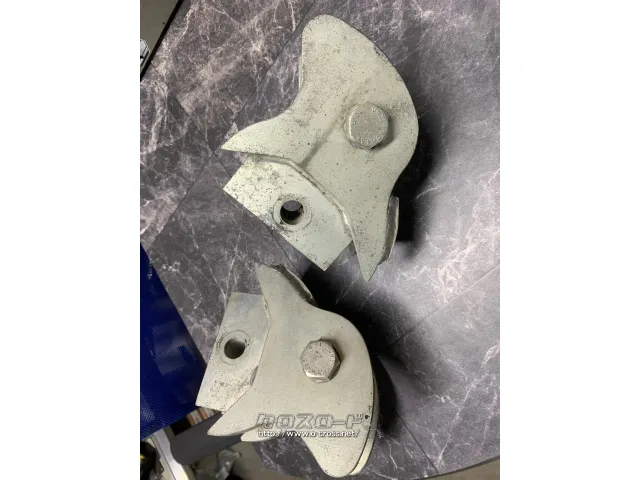 足廻り ランドクルーザー80 リーディングアームダウンブラケット