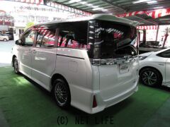 トヨタ ヴォクシー