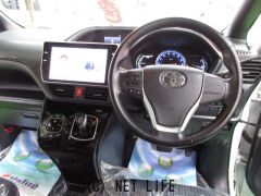 トヨタ ヴォクシー