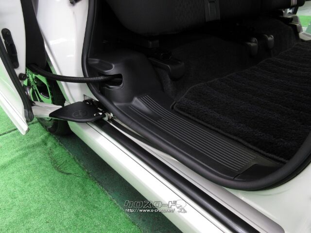 スズキ ソリオ バンディットHV1.3SV・純正8インチナビ