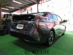 トヨタ プリウス