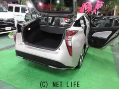 トヨタ プリウス