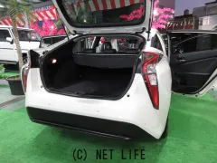 トヨタ プリウス