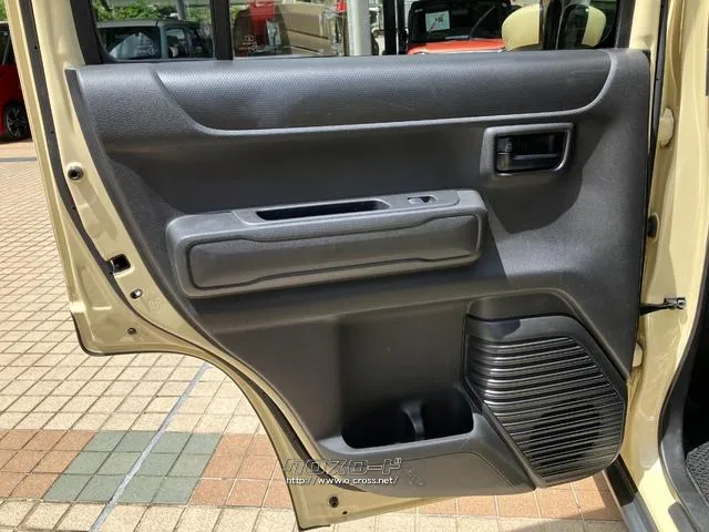 後部座席左ドア スズキ ハスラー