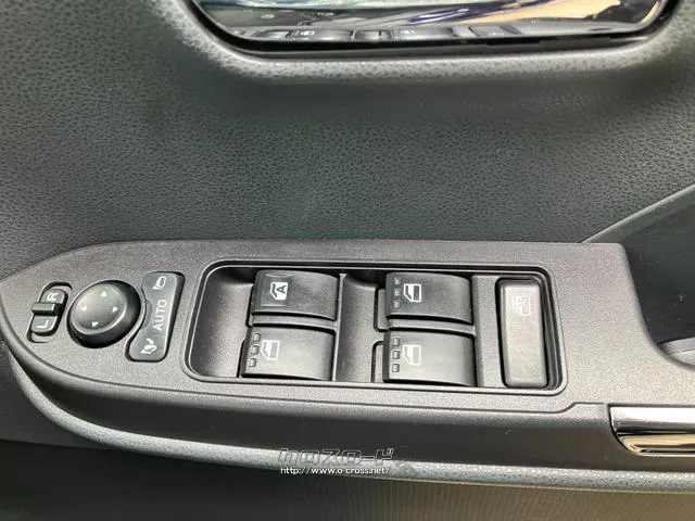 運転席側ドアボタン群 ダイハツ タント