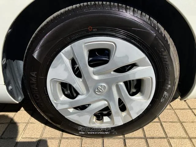 右前輪 トヨタ アクア