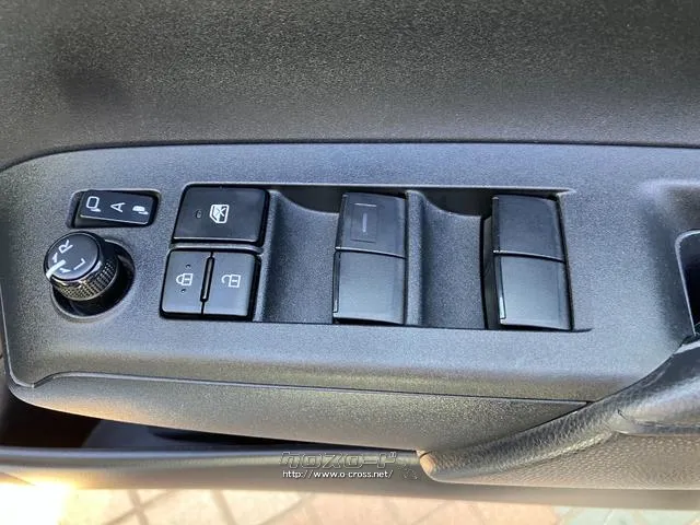 運転席側ドアボタン群 トヨタ アクア
