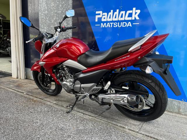 スズキ GSR250・2012(H24)初度登録(届出)年・赤・250cc・SBSパドック