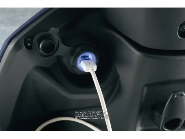 スマホ充電に便利なUSBソケット、エコ運転できる多機能メーターを装備 スズキ アドレス125