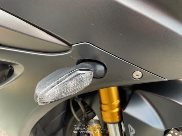 フロント右ウインカーに若干の割れがあります スズキ GSX-R1000
