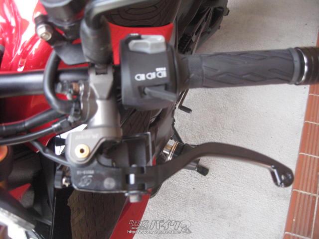 クラッチはノーマルのワイヤーから油圧化。握るとあまりの軽さにビックリ!!操作疲労大幅に軽減されます。ゲイルスピード ラジアルクラッチマスター(クラッチスイッチエラー対策で純正クラッチスイッチ加工装着、ワンオフクラッチスイッチサポーター装着) スズキ GSX-S1000