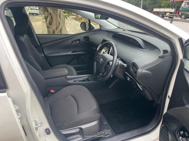 トヨタ プリウス