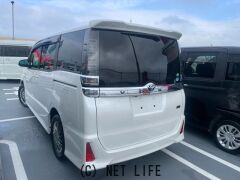 トヨタ ヴォクシー