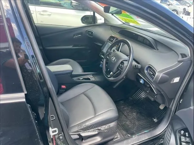 トヨタ プリウス