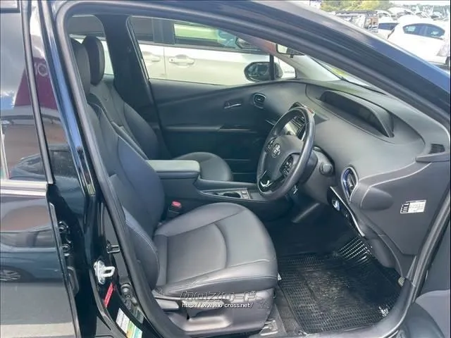 トヨタ プリウス