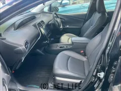 トヨタ プリウス