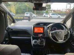 トヨタ ヴォクシー