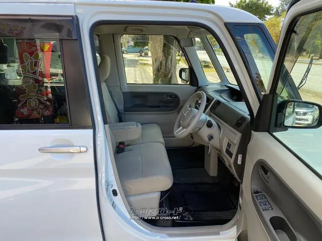 車内広々!ベンチシート完備!スムーズに助手席側に移動することも出来ます☆ ダイハツ タント