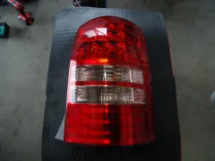 外装・エアロ 右テールランプ