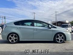 トヨタ プリウス