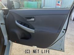 トヨタ プリウス