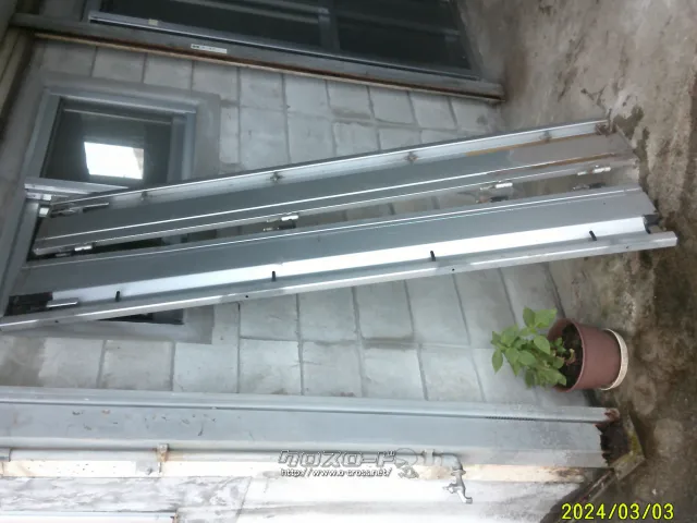 その他 スズキキャリ-トラック・アオリ左右セット販売・左右とも3000円