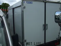 その他 コンテナ軽自動車用・３枚ドア・鍵付き