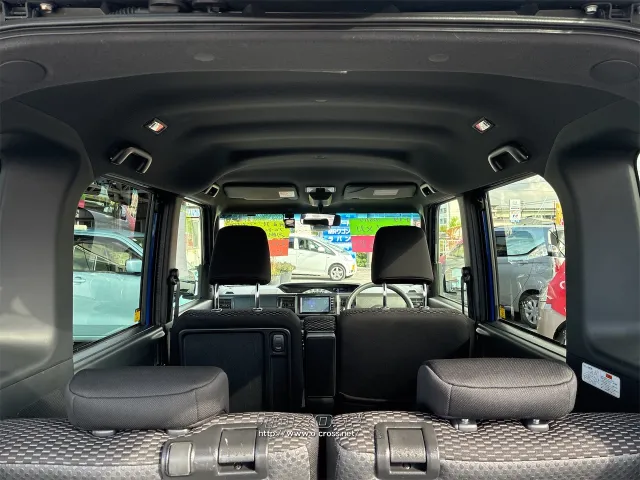 トヨタ ピクシスメガ