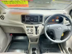 ダイハツ ミライース