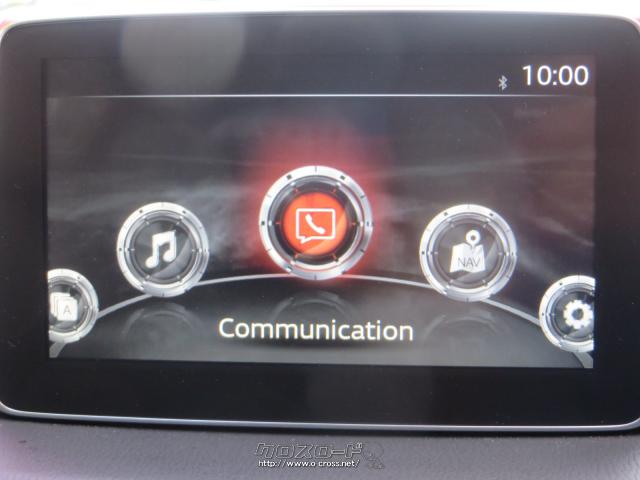 マツダ純正ナビ付き、ナビ・SD・USB・ブルートゥース・バックカメラ・ETC付き、 コントロールはATシフト下にあるオーディオコマンダーというダイヤル式のコントローラーで操作します。 マツダ アクセラスポーツ