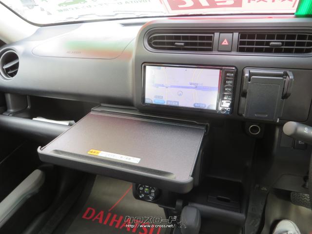 ナビ下には引き出しタイプのテーブル付き、この上にノートパソコンや、タブレットを載せてお仕事などに。 トヨタ プロボックス
