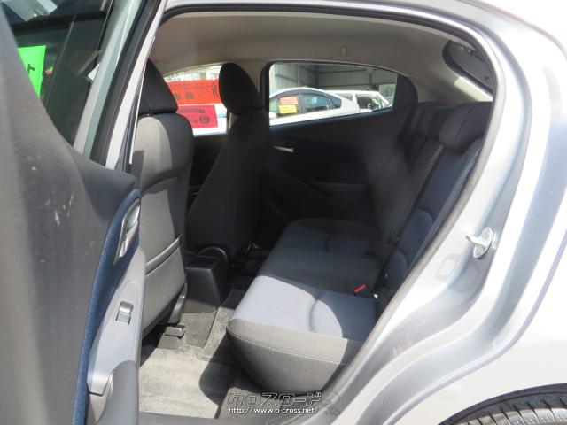 助手席後ろ、リアシート、全席抗菌・消臭クリーニング仕上げ。 マツダ デミオ