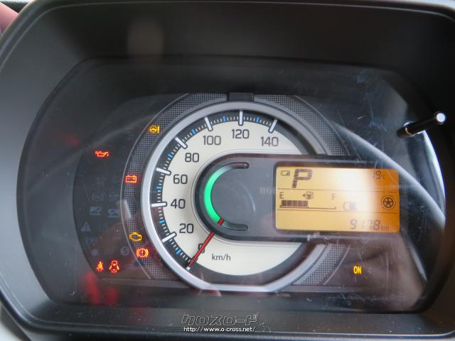 メーターには低燃費運転時→グリーン、停車時・通常走行時→ブルーにイルミネーションカラーが変化し低燃費運転をアシストしてくれます、ハイブリッドの状況をディスプレーするモニター付き! スズキ スペーシア