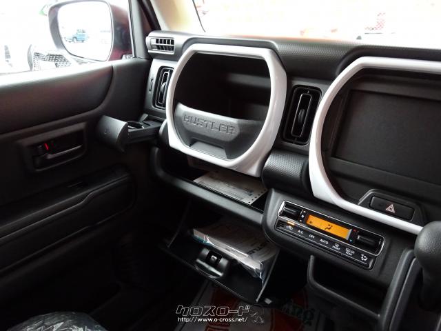 助手席前の収納も豊富。 スズキ ハスラー