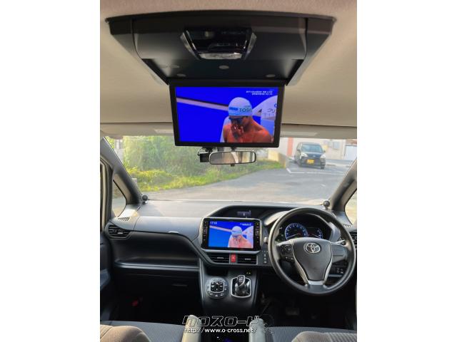 前後アルパインのモニターですが弊社の在庫車両のエスクワイアの純正ナビとは画像の奇麗さが違います!さすがアルパイン トヨタ ヴォクシー