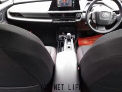 トヨタ プリウス