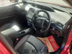 トヨタ プリウス