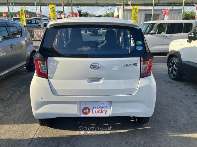 ダイハツ ミライース