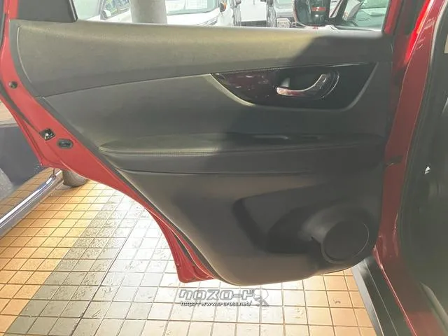 後部座席左ドア 日産 エクストレイル