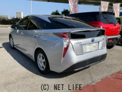 トヨタ プリウス