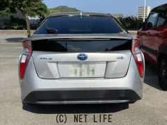 トヨタ プリウス