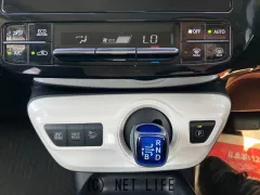 トヨタ プリウス