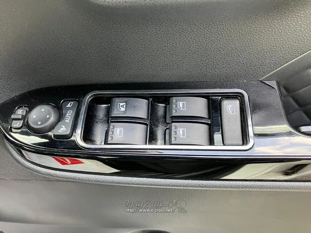 運転席側ドアボタン群 ダイハツ タント