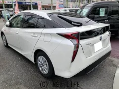トヨタ プリウス