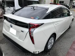 トヨタ プリウス