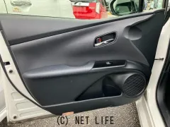 トヨタ プリウス